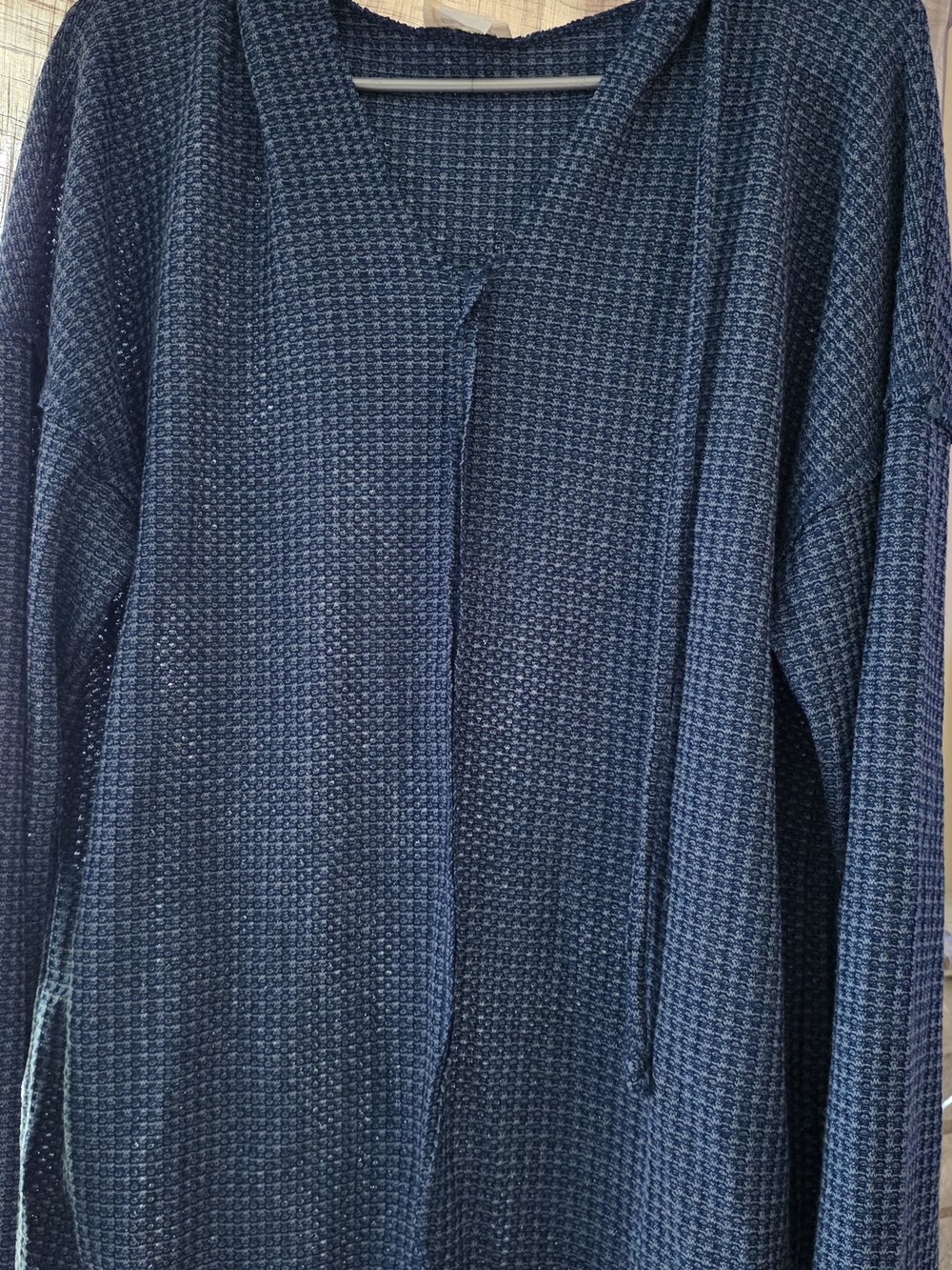 BiBi Women's Dark Teal Textured V-Neck Sweater